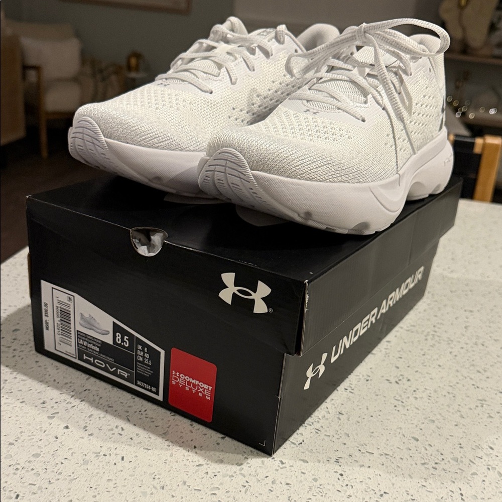 NIB Under Armour W Infinite Sneakers. Size 8.5